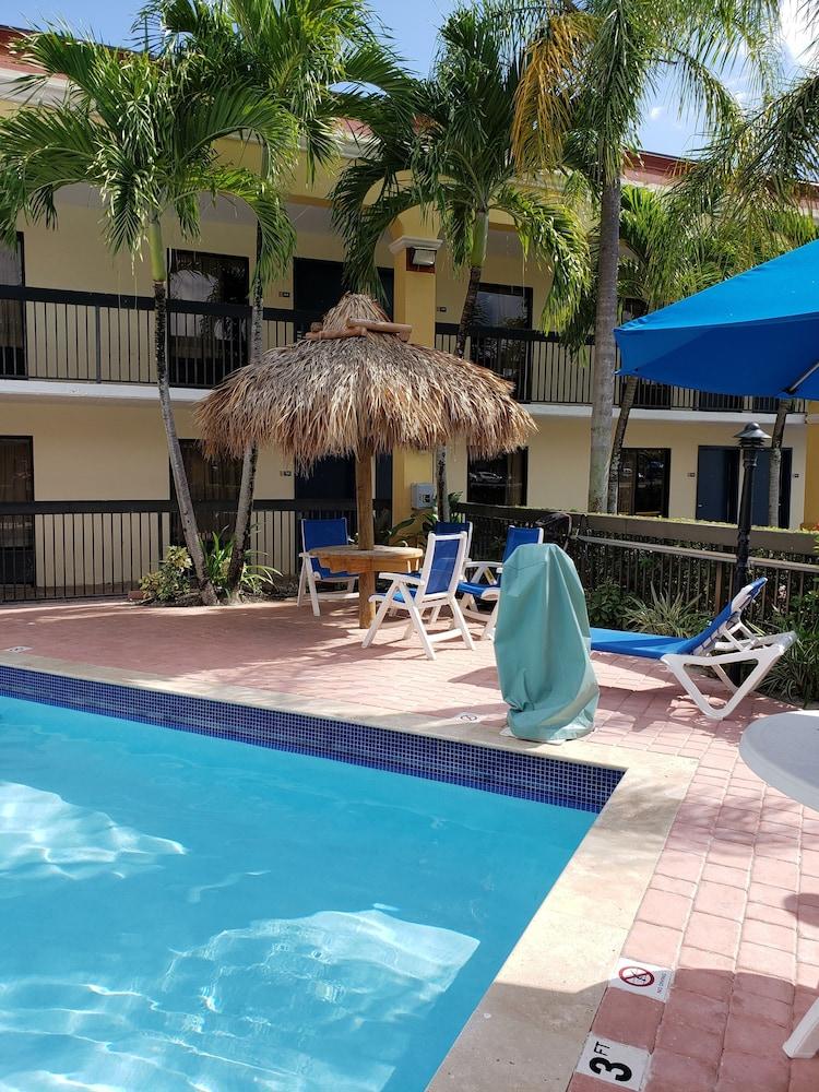 Days By Wyndham Florida Hotel