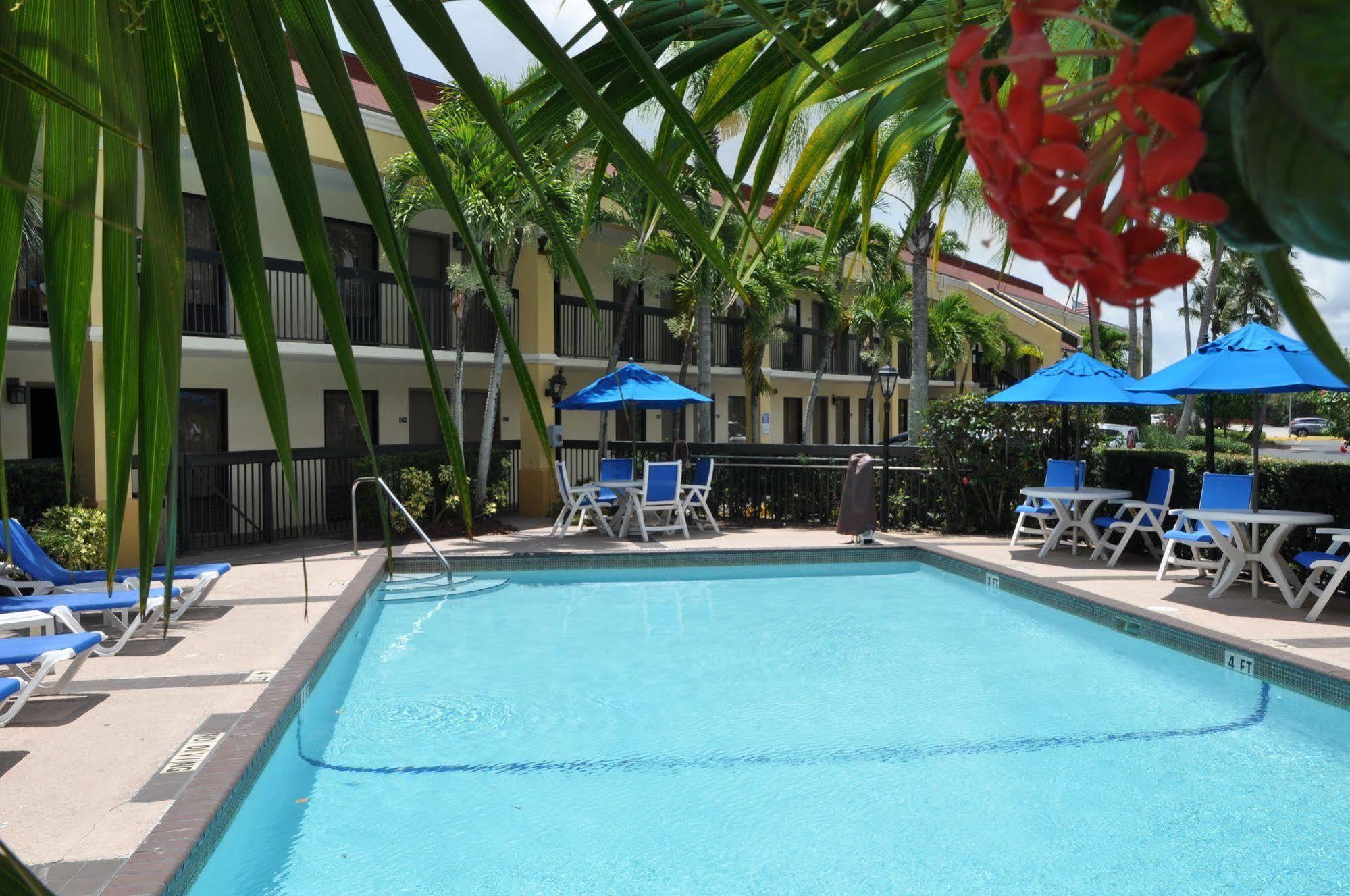 Days By Wyndham Florida Hotel